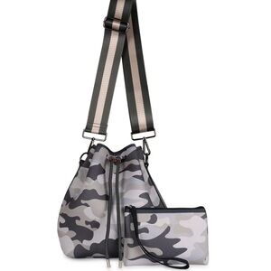 ZOE SAFARI BUCKET BAG